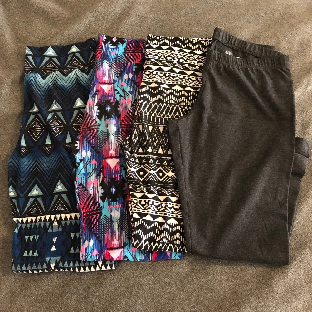 Bundle FOUR Pairs Capri Leggings!